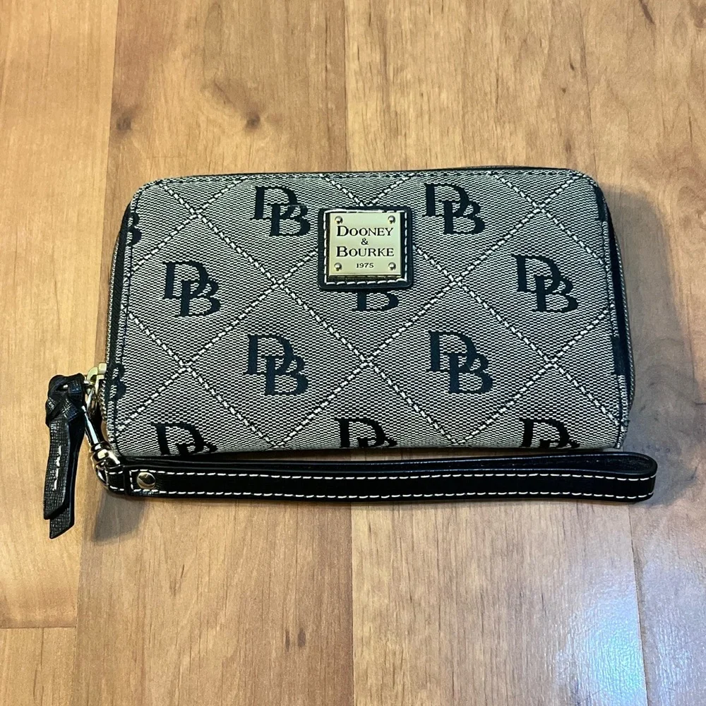 Dooney & Bourke Black and White Logo Wristlet - Picture 1 of 8